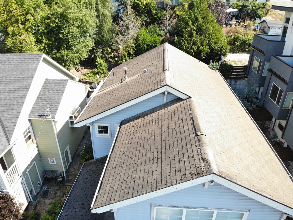 Read more about the article Signs That Your Roof Needs Replacement In Seattle